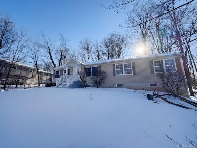 3 Glade Road, Poughkeepsie, NY 12601