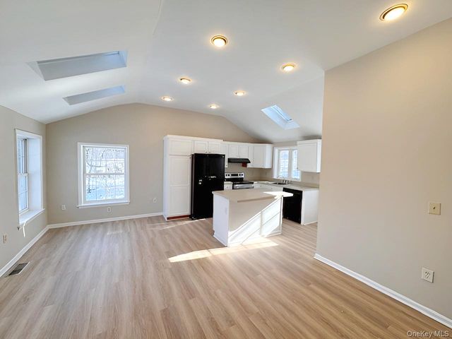 3 Glade Road, Poughkeepsie, NY 12601