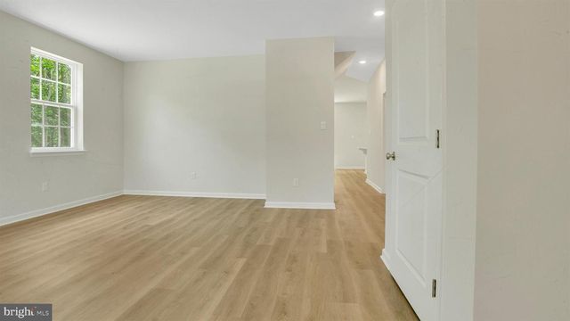 516 MERMAID DR, Barnegat, NJ 08005