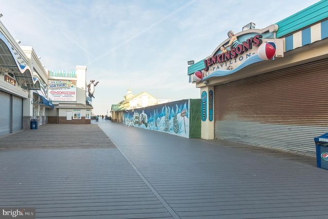 516 MERMAID DR, Barnegat, NJ 08005