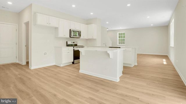 516 MERMAID DR, Barnegat, NJ 08005