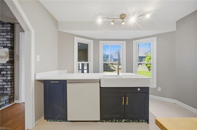 328 Alpine DR, Chesapeake, VA 23322