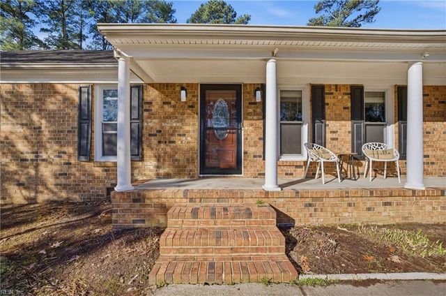 328 Alpine DR, Chesapeake, VA 23322