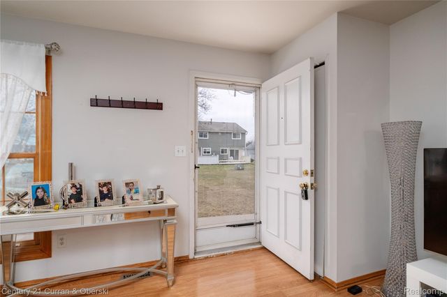 2768 Glenbridge Court, Ann Arbor, MI 48104