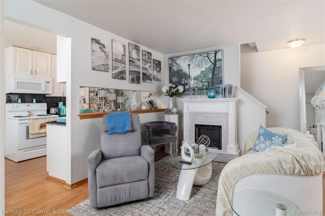 2768 Glenbridge Court, Ann Arbor, MI 48104