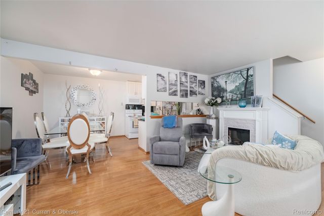 2768 Glenbridge Court, Ann Arbor, MI 48104