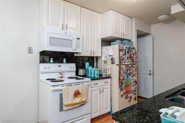 2768 Glenbridge Court, Ann Arbor, MI 48104