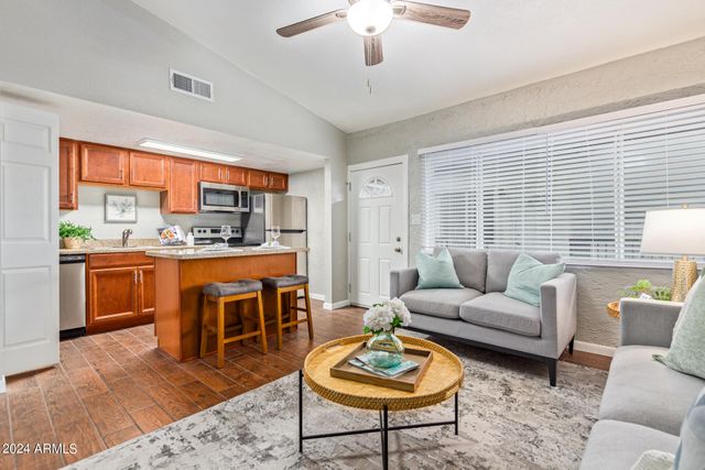 1602 E OCOTILLO Road 121, Phoenix, AZ 85016