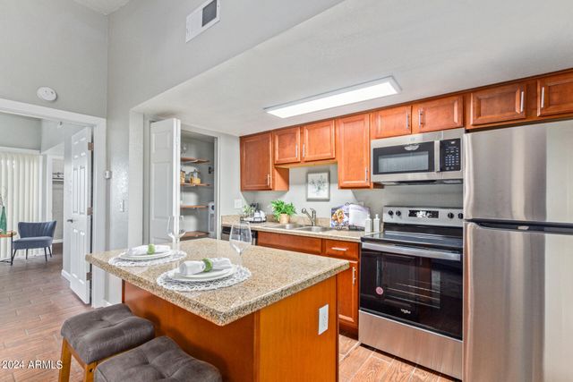 1602 E OCOTILLO Road 121, Phoenix, AZ 85016