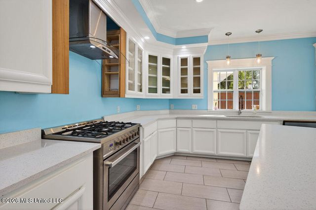 176 Acacia Avenue, Biloxi, MS 39530