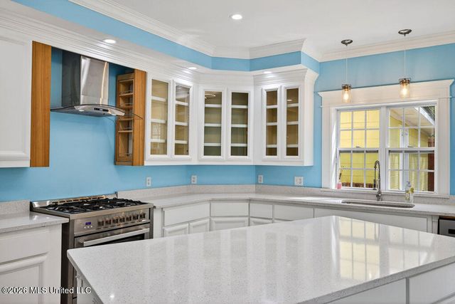 176 Acacia Avenue, Biloxi, MS 39530