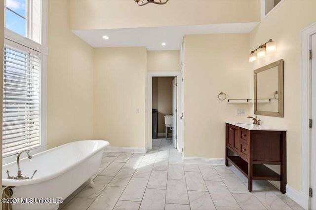 176 Acacia Avenue, Biloxi, MS 39530