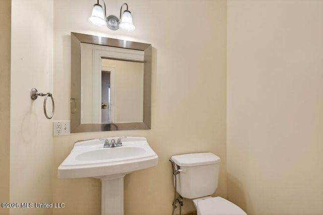 176 Acacia Avenue, Biloxi, MS 39530