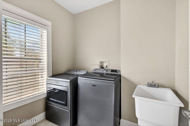 176 Acacia Avenue, Biloxi, MS 39530