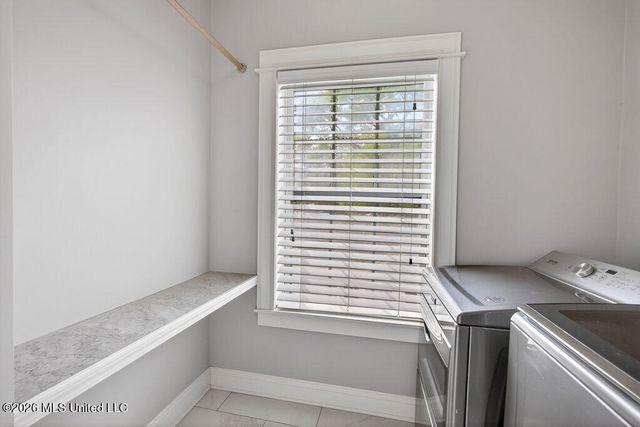 176 Acacia Avenue, Biloxi, MS 39530