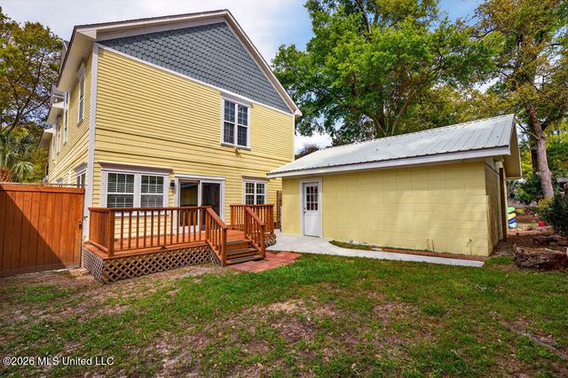 176 Acacia Avenue, Biloxi, MS 39530