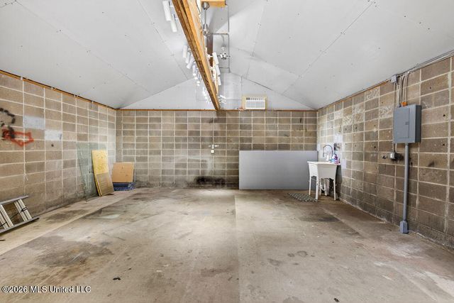 176 Acacia Avenue, Biloxi, MS 39530