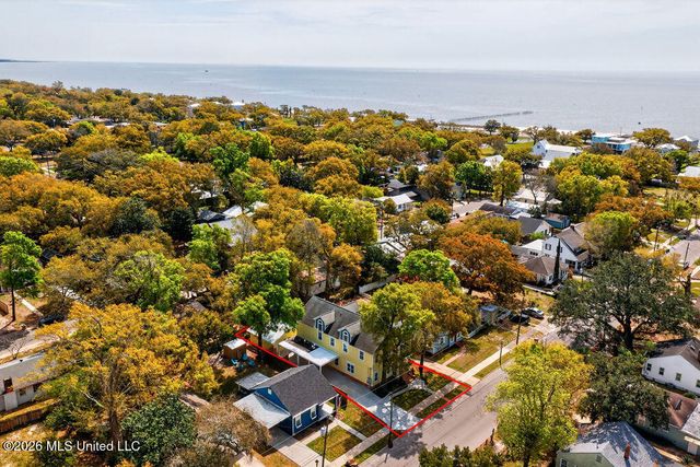 176 Acacia Avenue, Biloxi, MS 39530