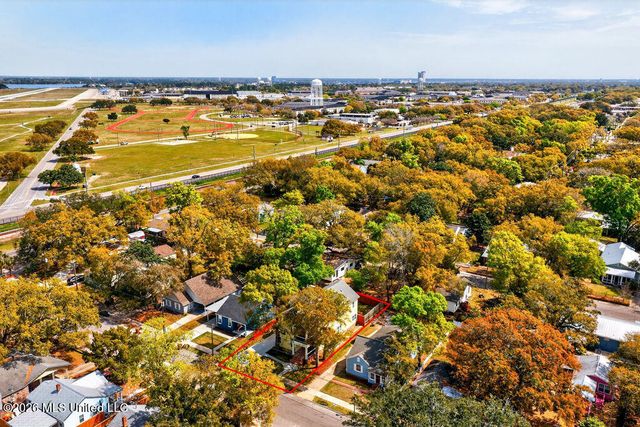 176 Acacia Avenue, Biloxi, MS 39530