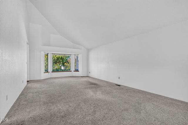 1408 NE Heritage Drive, Grants Pass, OR 97526