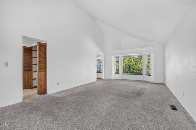 1408 NE Heritage Drive, Grants Pass, OR 97526