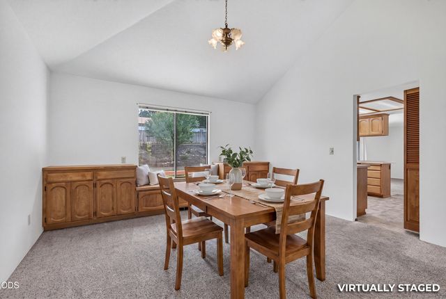 1408 NE Heritage Drive, Grants Pass, OR 97526