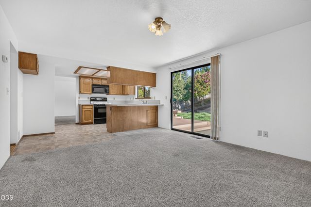 1408 NE Heritage Drive, Grants Pass, OR 97526