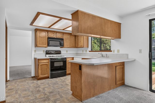 1408 NE Heritage Drive, Grants Pass, OR 97526