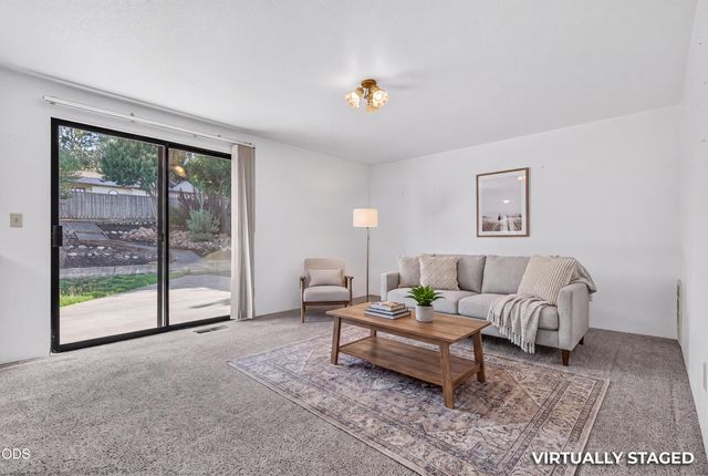 1408 NE Heritage Drive, Grants Pass, OR 97526