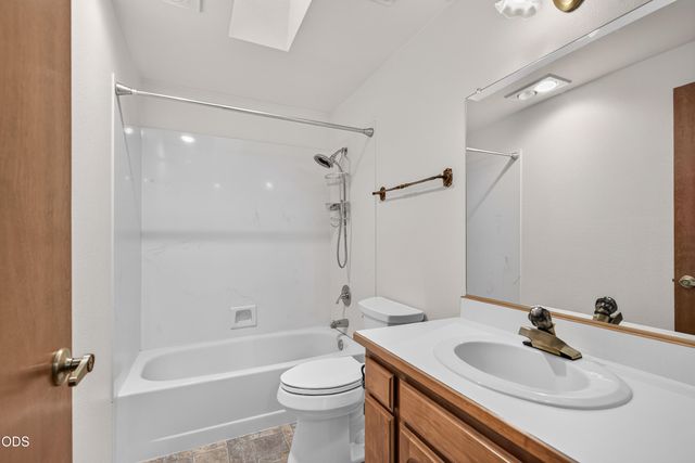1408 NE Heritage Drive, Grants Pass, OR 97526