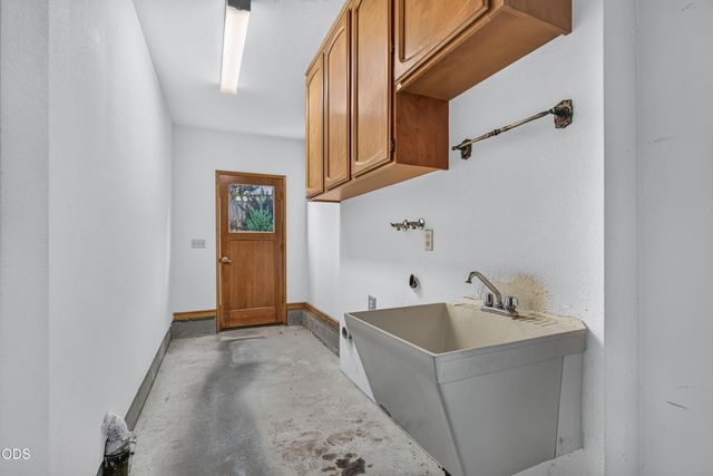 1408 NE Heritage Drive, Grants Pass, OR 97526