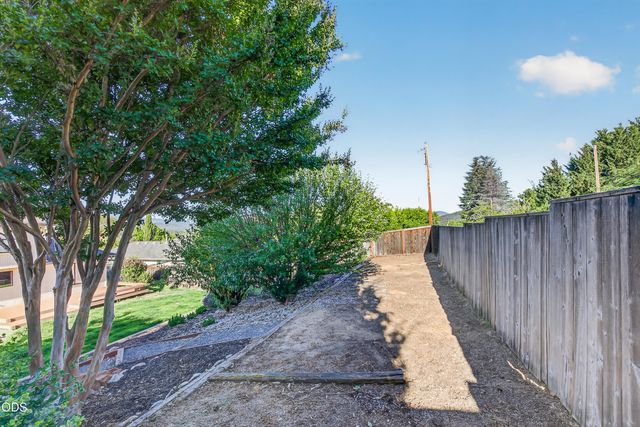 1408 NE Heritage Drive, Grants Pass, OR 97526