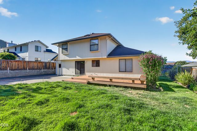 1408 NE Heritage Drive, Grants Pass, OR 97526