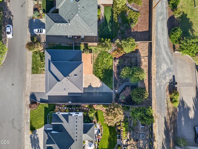 1408 NE Heritage Drive, Grants Pass, OR 97526