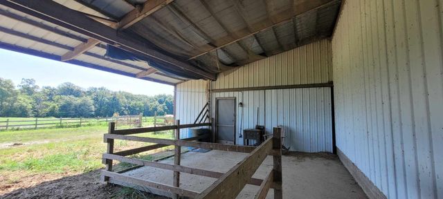 3499 E Snapshot Road E, Woodlawn, IL 62898