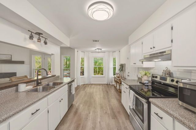 2751 Keats Drive, Crestview, FL 32539