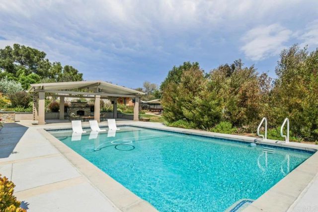 12218 Fuerte dr, El Cajon, CA 92020