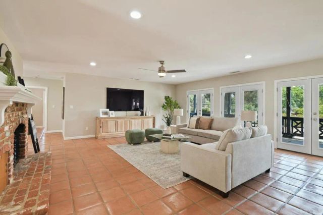 12218 Fuerte dr, El Cajon, CA 92020