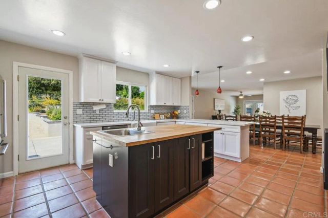 12218 Fuerte dr, El Cajon, CA 92020