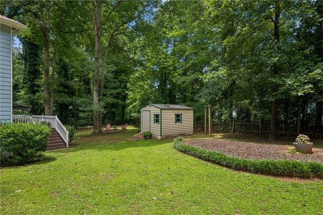 5137 Camilla Court SW, Lilburn, GA 30047