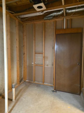 951 W Village Circle SE, Rochester, MN 55904