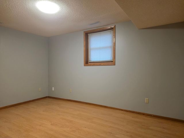 951 W Village Circle SE, Rochester, MN 55904