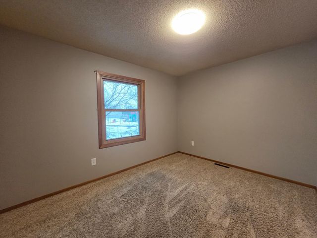 951 W Village Circle SE, Rochester, MN 55904