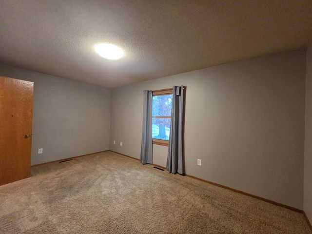 951 W Village Circle SE, Rochester, MN 55904