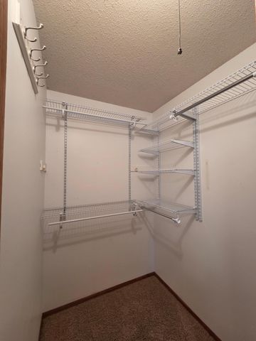 951 W Village Circle SE, Rochester, MN 55904