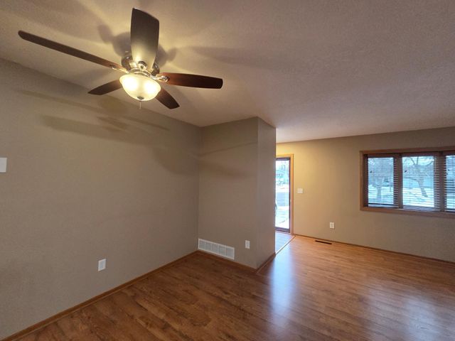 951 W Village Circle SE, Rochester, MN 55904