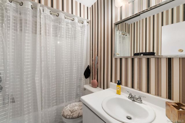 50 Caswell Lane, Staten Island, NY 10314