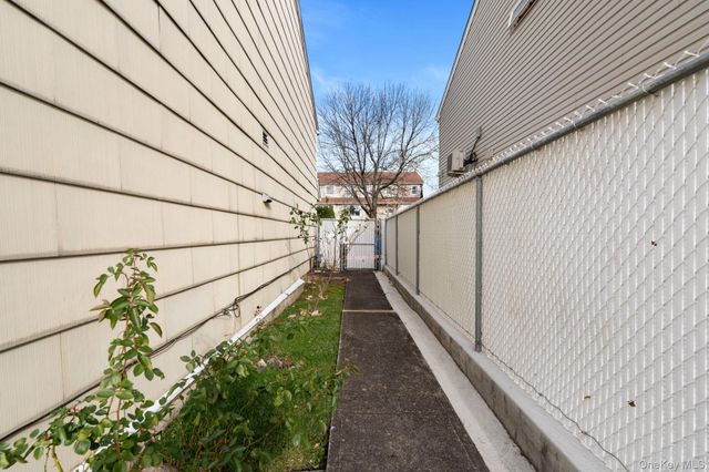 50 Caswell Lane, Staten Island, NY 10314