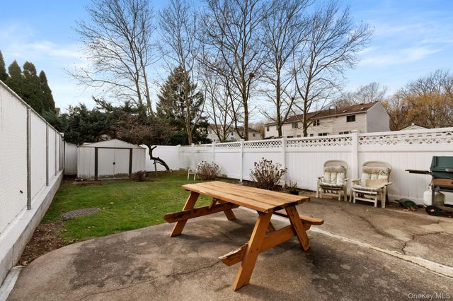 50 Caswell Lane, Staten Island, NY 10314