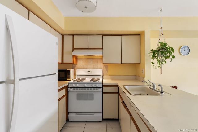 50 Caswell Lane, Staten Island, NY 10314